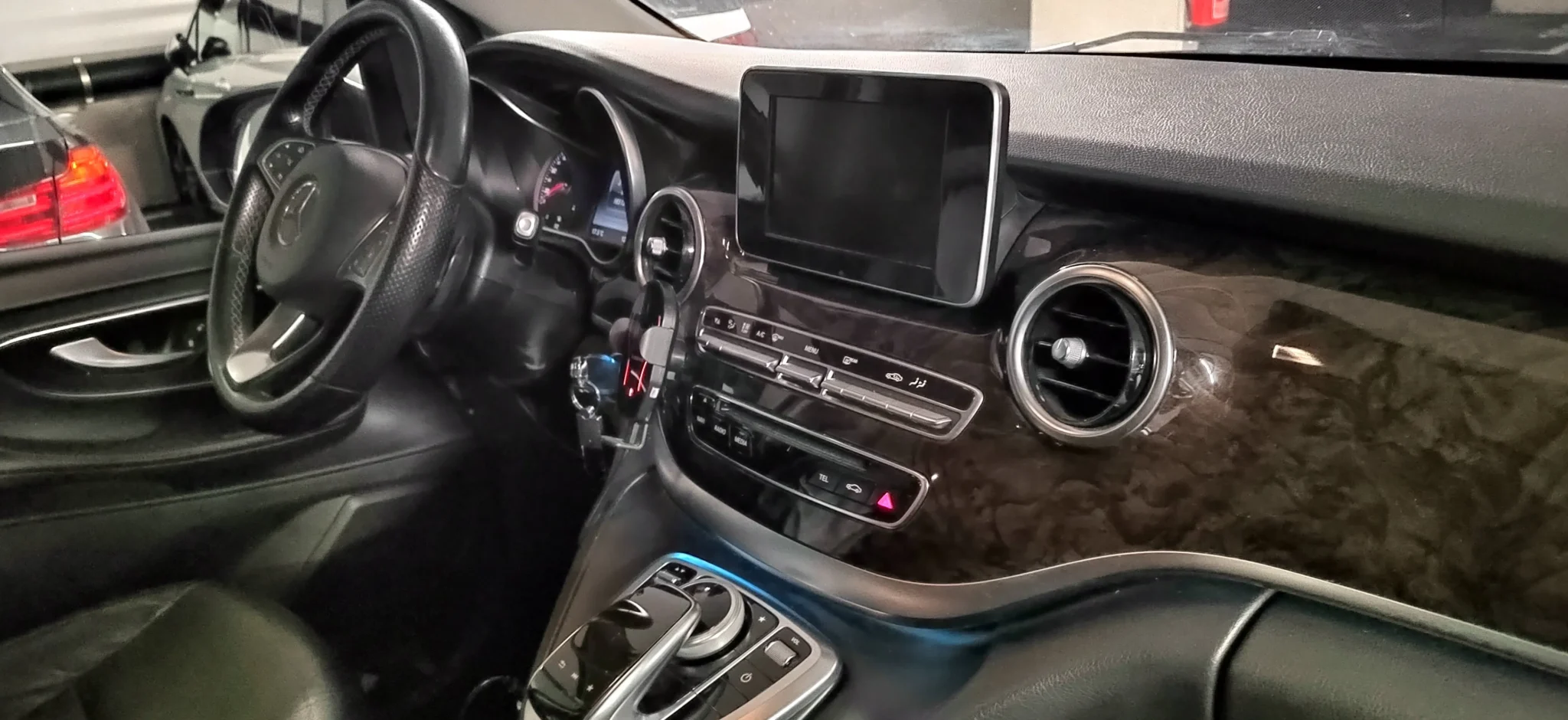 Interior V-Class XL