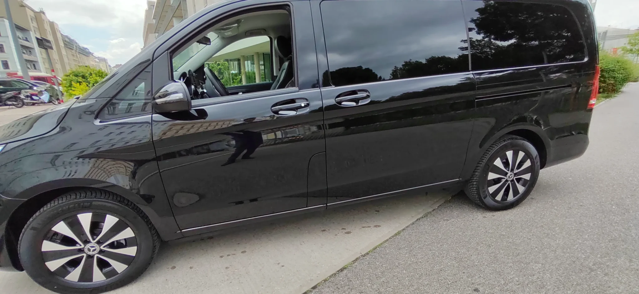 MB V-Class XL 2025