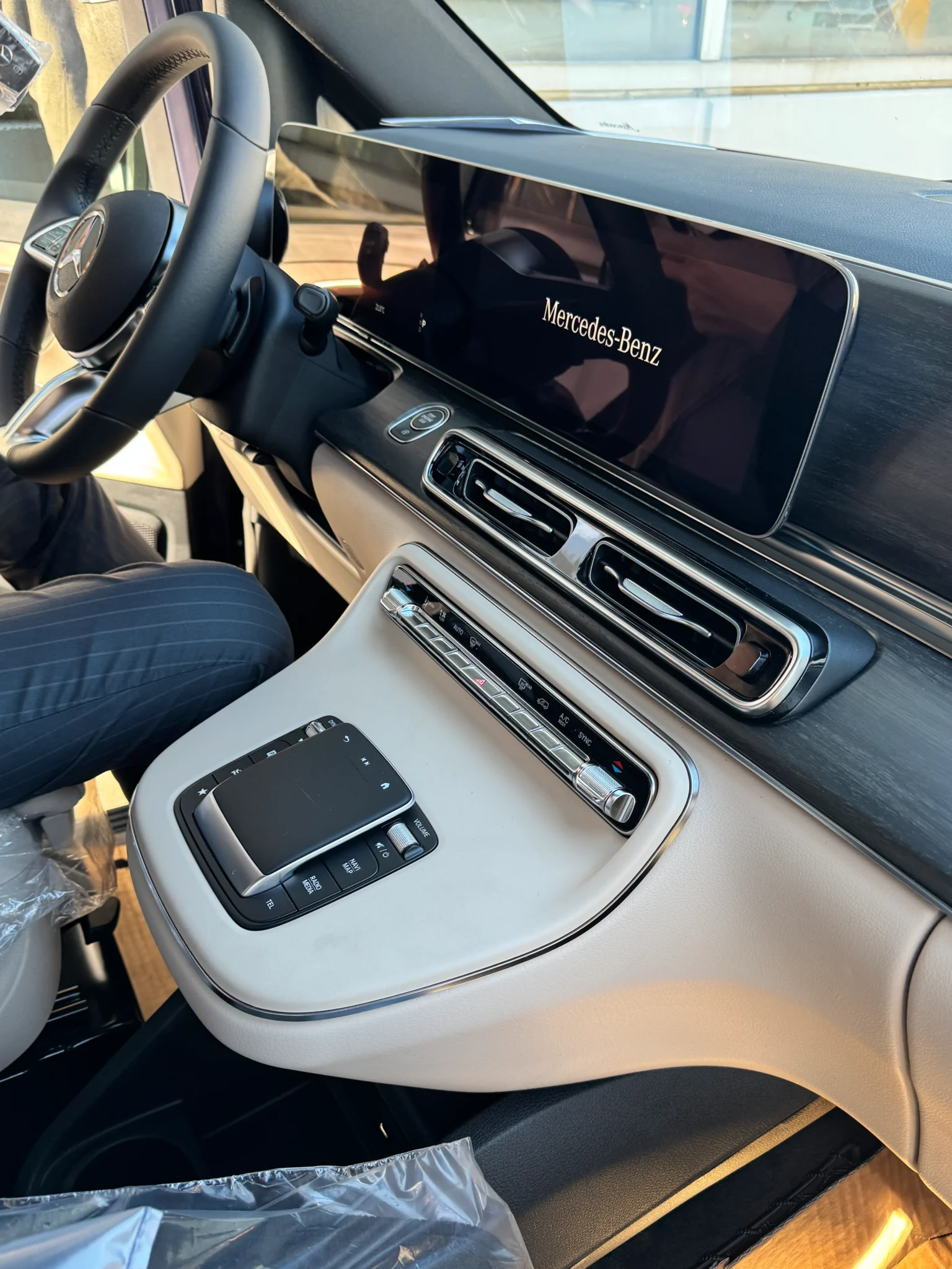 MB V-Class XL 2026 pizarra